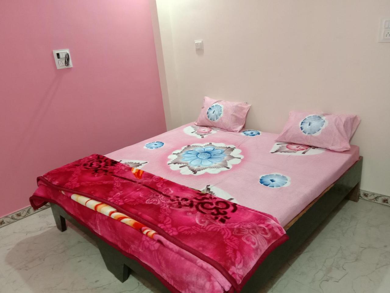 Shanti Guest House 우자인 외부 사진