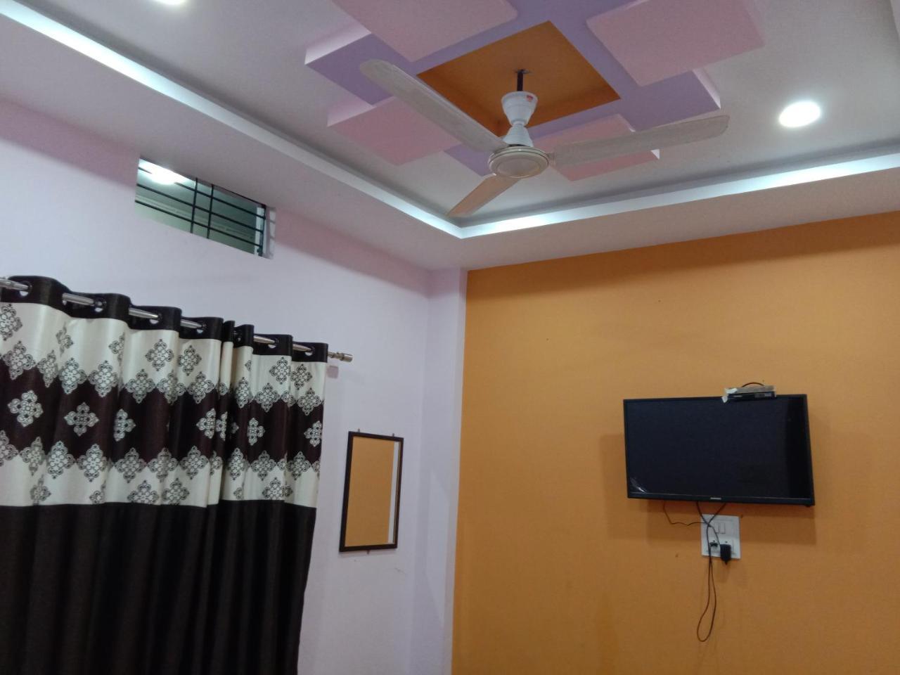 Shanti Guest House 우자인 외부 사진